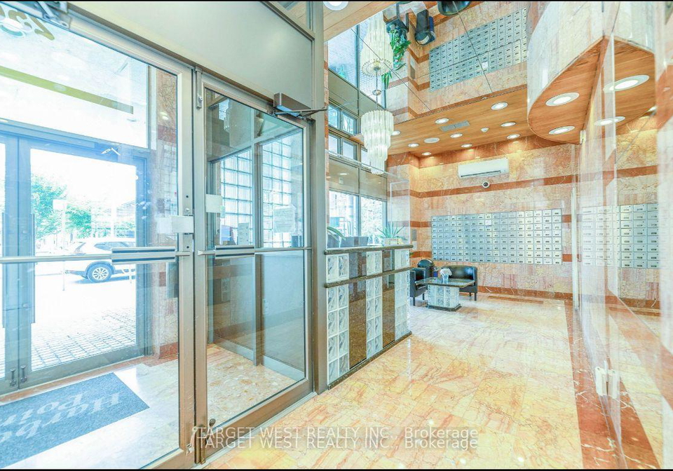 250-queens-quay-toronto-ontario-c12460849