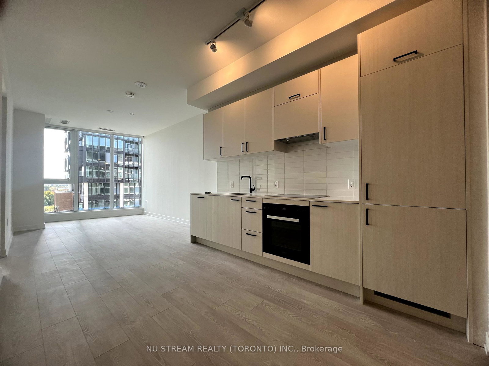 1-kyle-lowry-road-north-york-ontario-c12461486