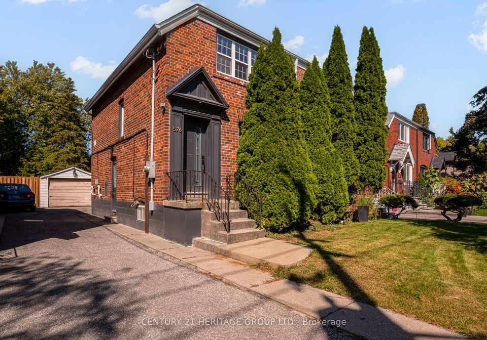 576-broadway-avenue-east-york-ontario-c12461572