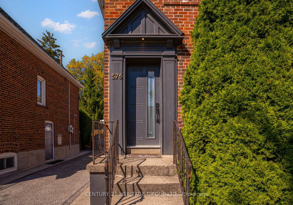 576-broadway-avenue-east-york-ontario-c12461572