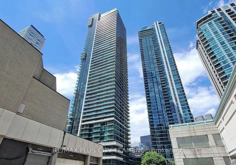 33-bay-street-toronto-ontario-c12461588