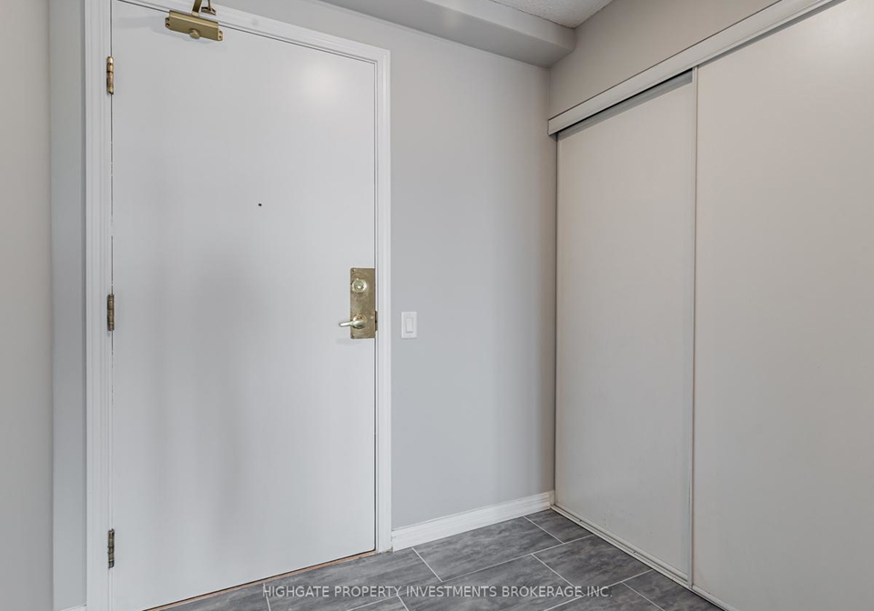 650-lawrence-avenue-w-toronto-ontario-c12461665