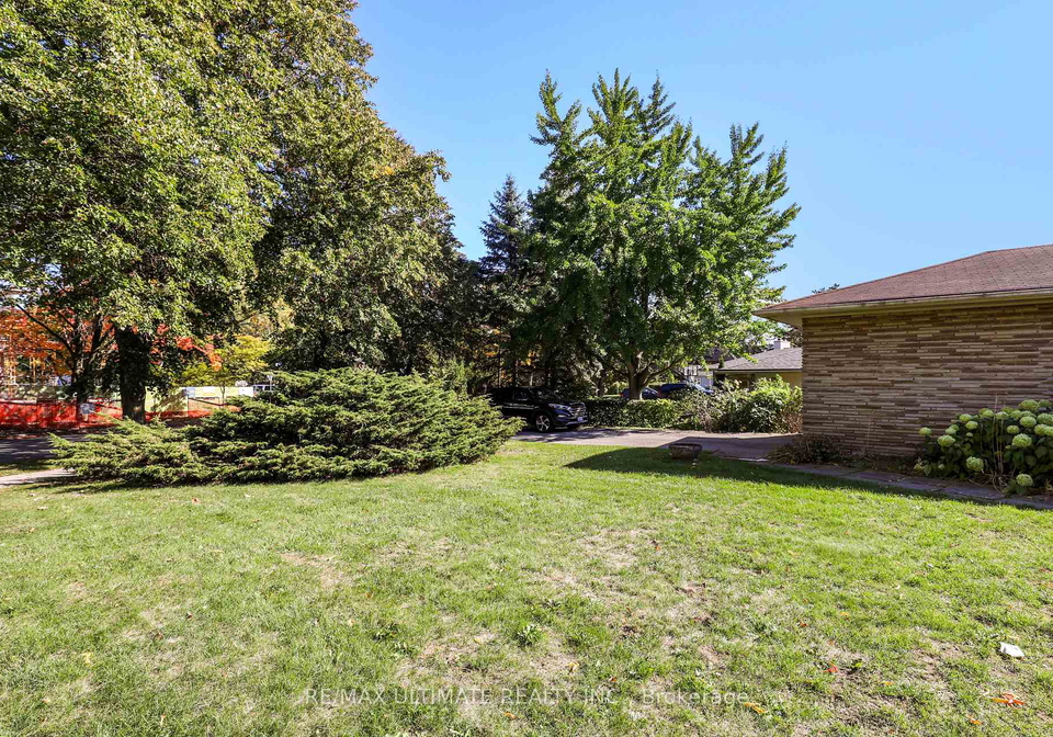 92-banbury-road-north-york-ontario-c12462692