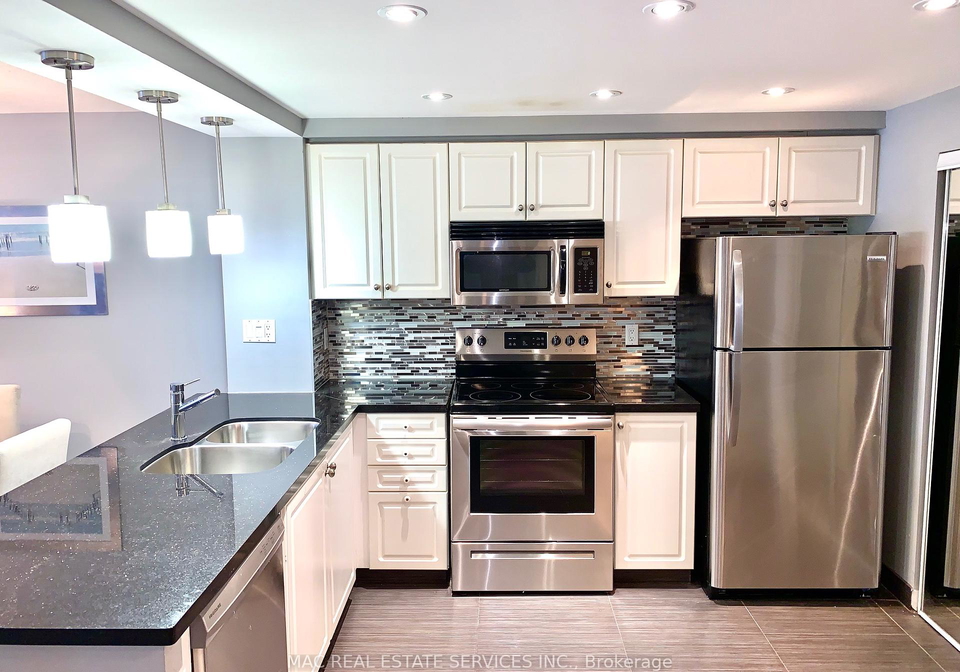 28-hollywood-avenue-north-york-ontario-c12462978
