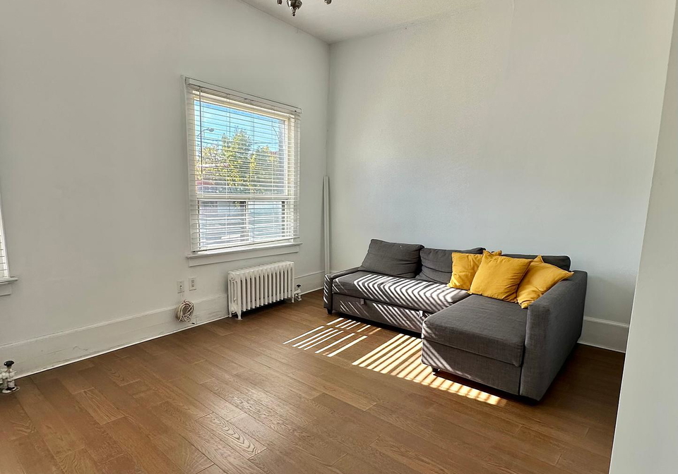 280-eglinton-avenue-w-toronto-ontario-c12463085