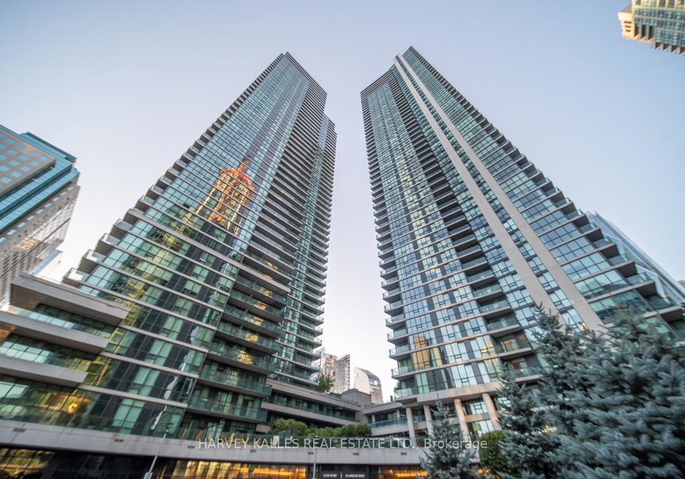 33-bay-street-toronto-ontario-c12463208
