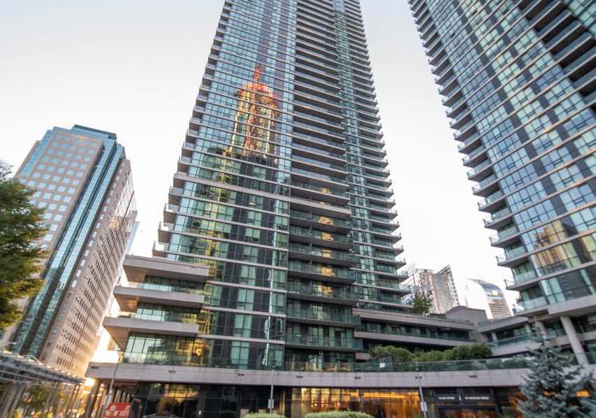33-bay-street-toronto-ontario-c12463208