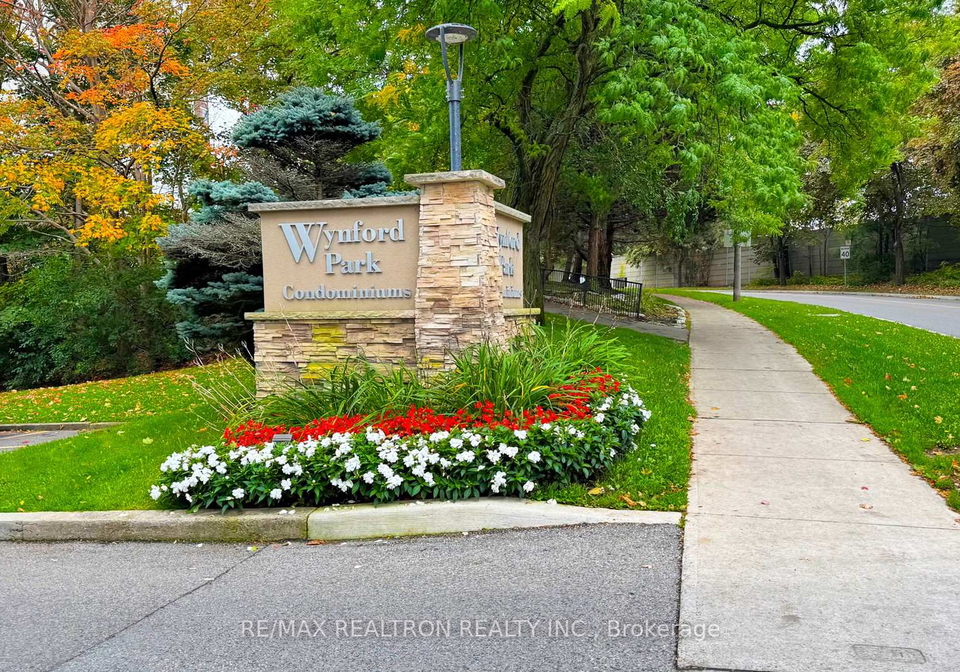 10-edgecliffe-golfway-east-york-ontario-c12463220