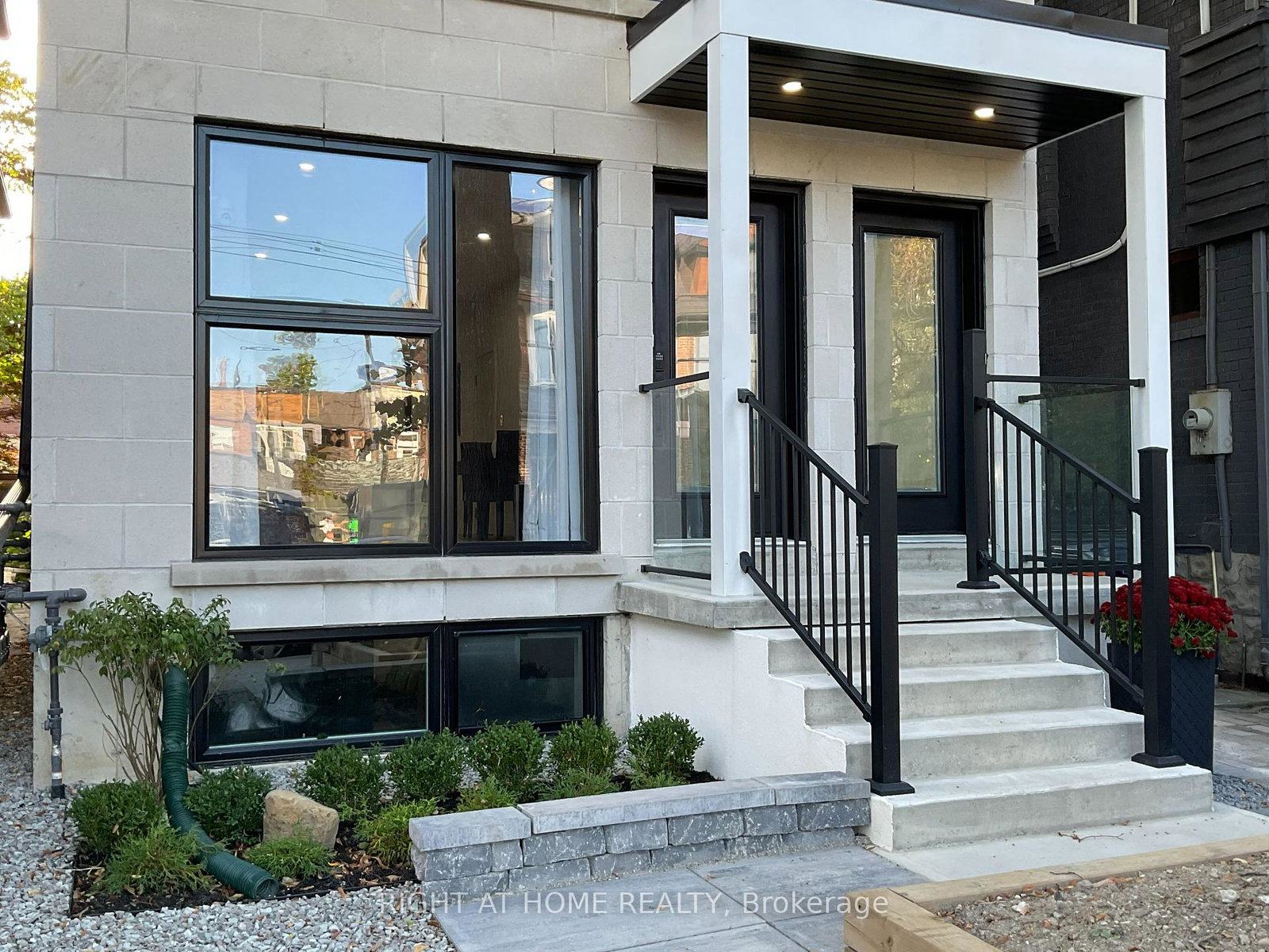 674-manning-avenue-w-toronto-ontario-c12463307