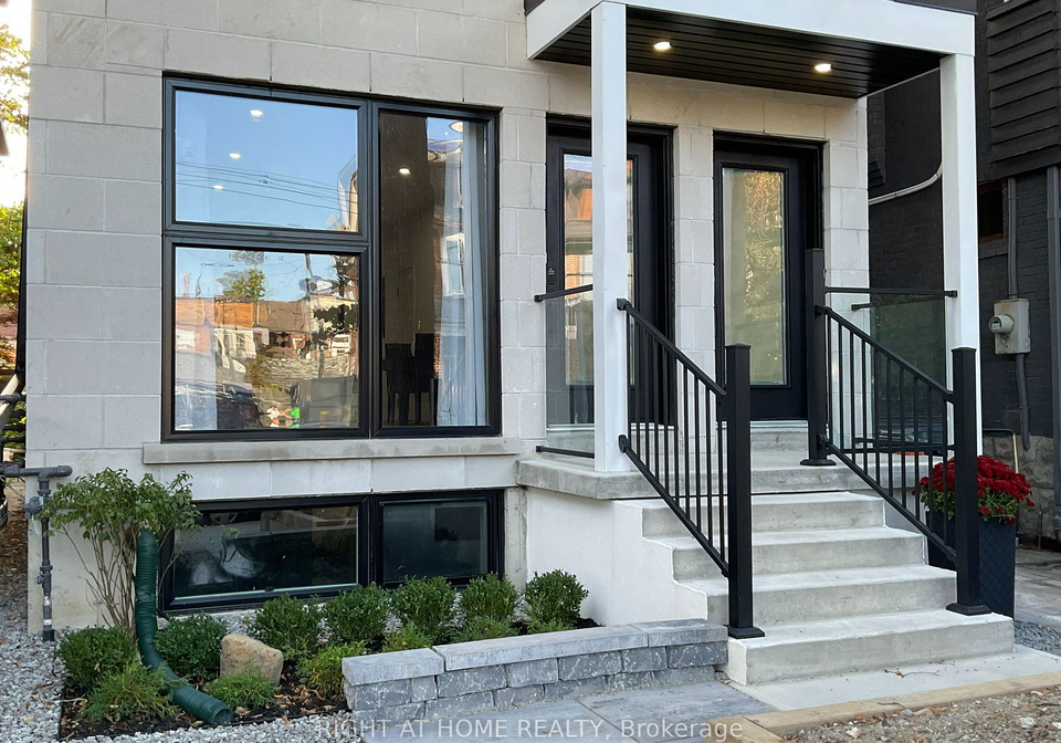 674-manning-avenue-w-toronto-ontario-c12463307