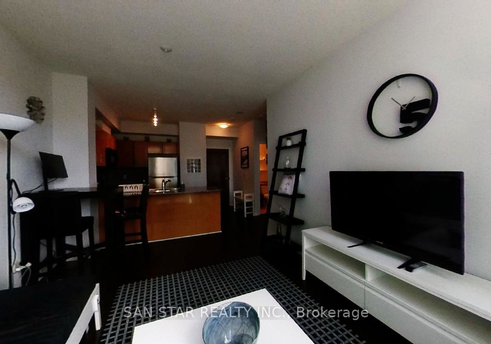 16-yonge-street-toronto-ontario-c12463648