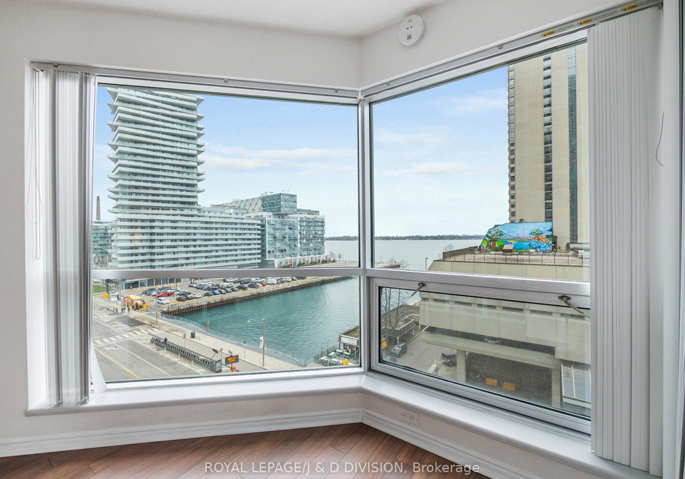 10-queens-quay-w-toronto-ontario-c12463783