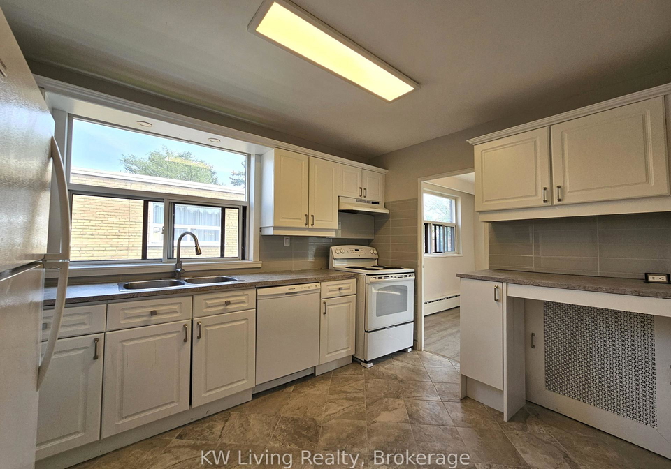 18-fraserwood-avenue-toronto-ontario-c12463855