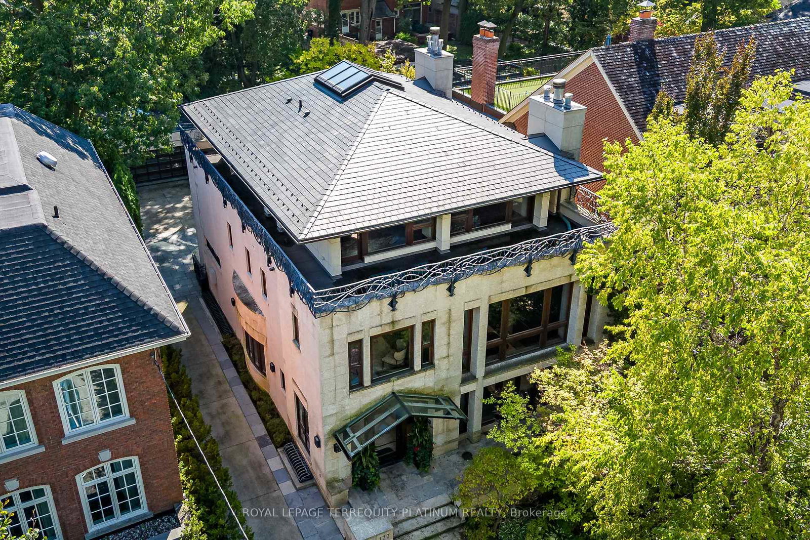 48 St Hubert Avenue, Toronto