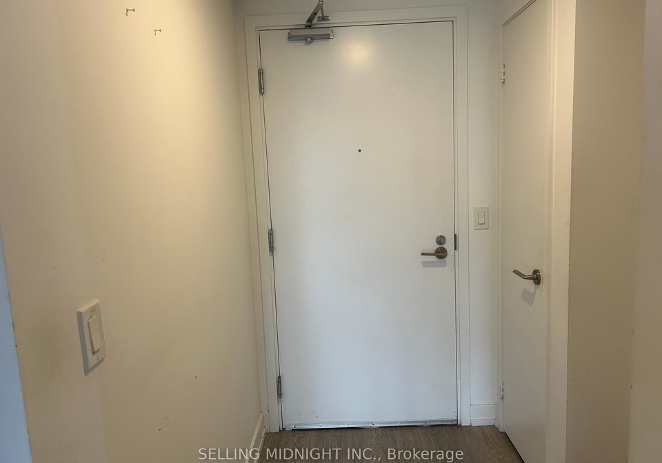 19-western-battery-road-toronto-ontario-c12464233