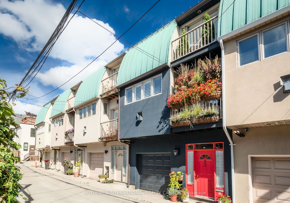 33-broadcast-lane-toronto-ontario-c12464386