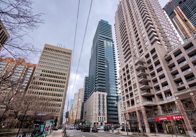 955-bay-street-toronto-ontario-c12464414