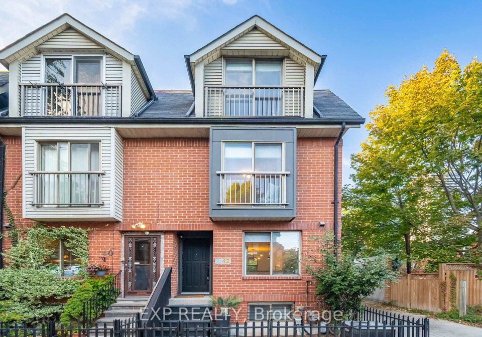42-wascana-avenue-toronto-ontario-c12465037