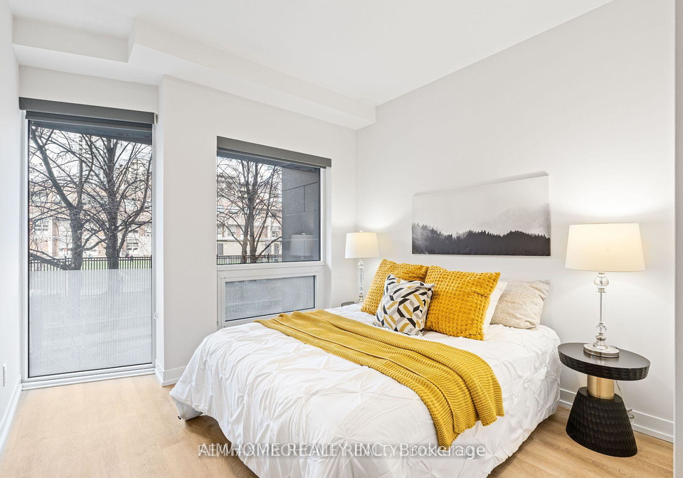 87-wood-st-s-th01-street-s-toronto-ontario-c12465083