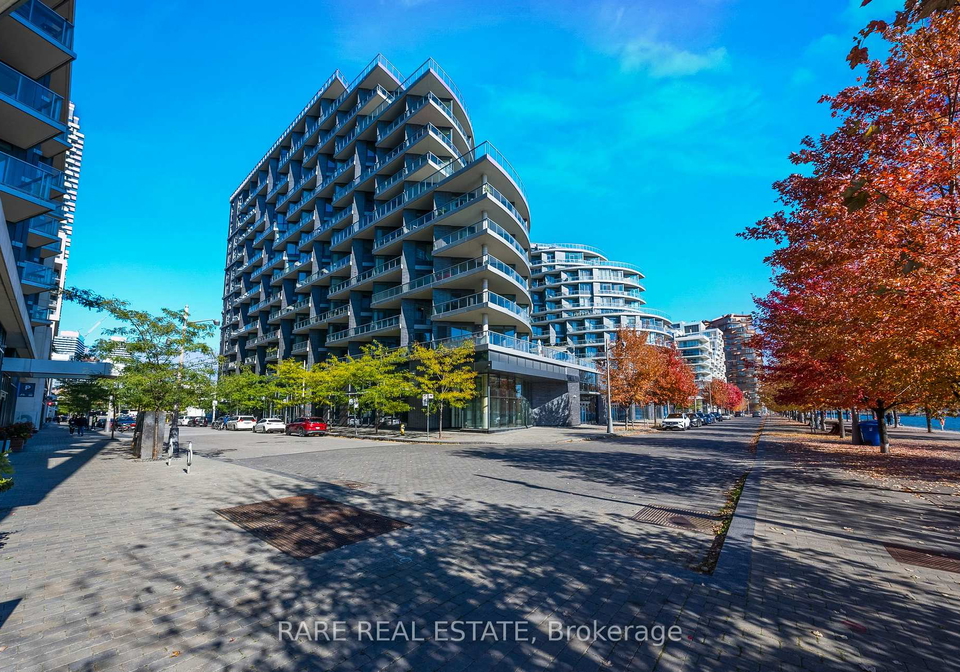 1-edgewater-drive-toronto-ontario-c12465353
