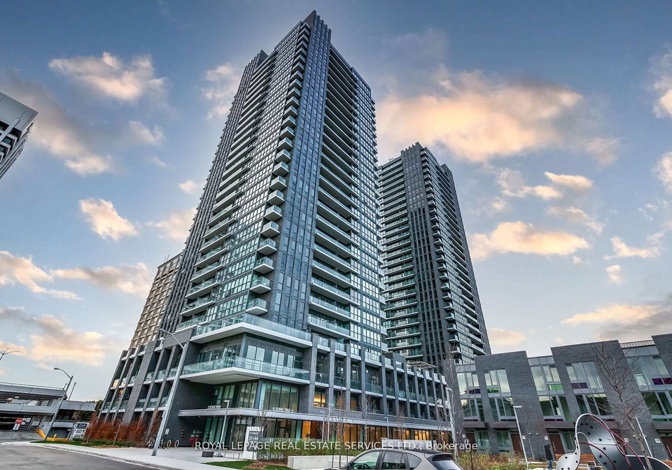2-sonic-way-east-york-ontario-c12465516