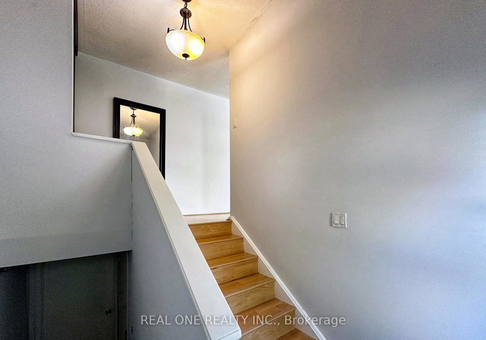 27-tuscarora-drive-north-york-ontario-c12466059