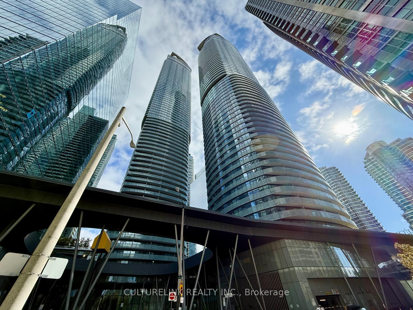 12-york-street-toronto-ontario-c12466085