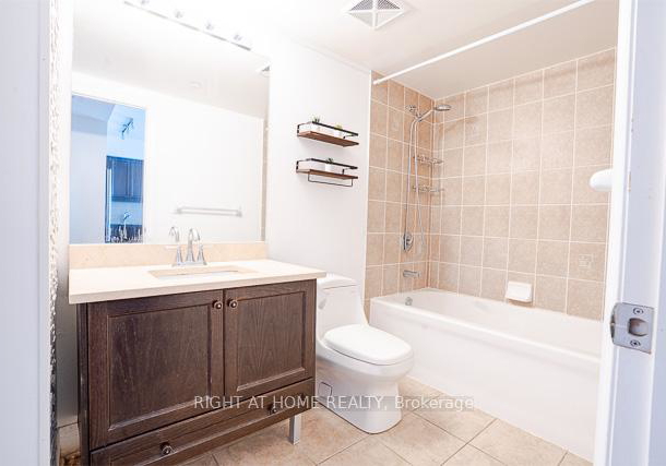 701-sheppard-avenue-w-toronto-ontario-c12466506