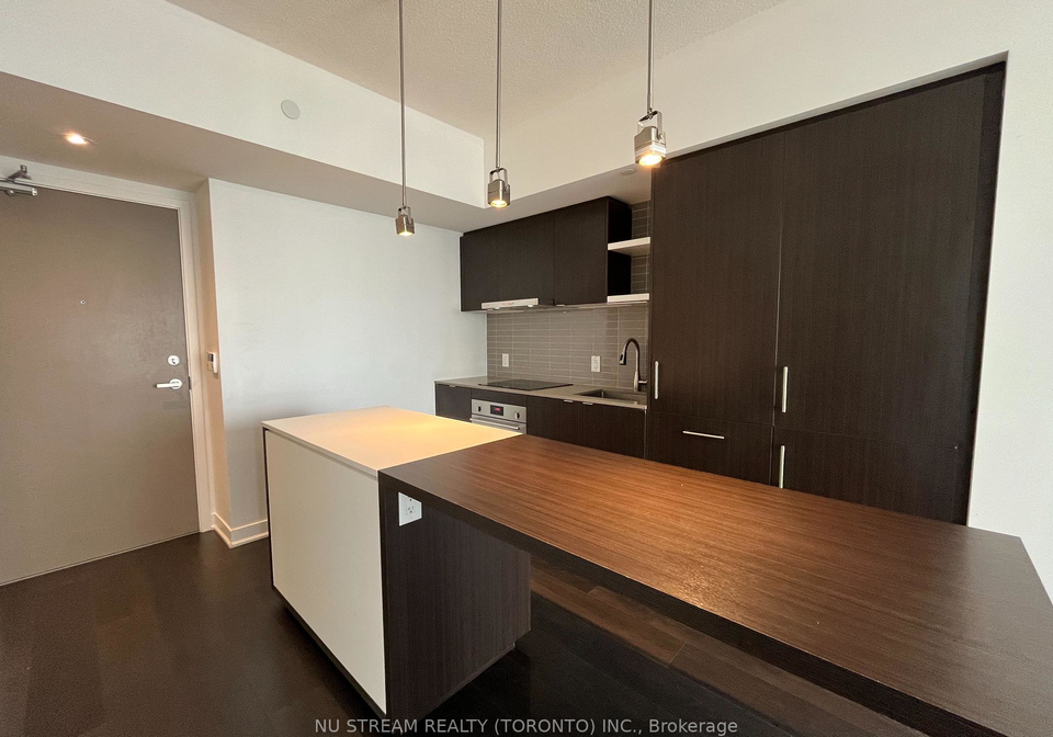 88-harbour-street-toronto-ontario-c12466557