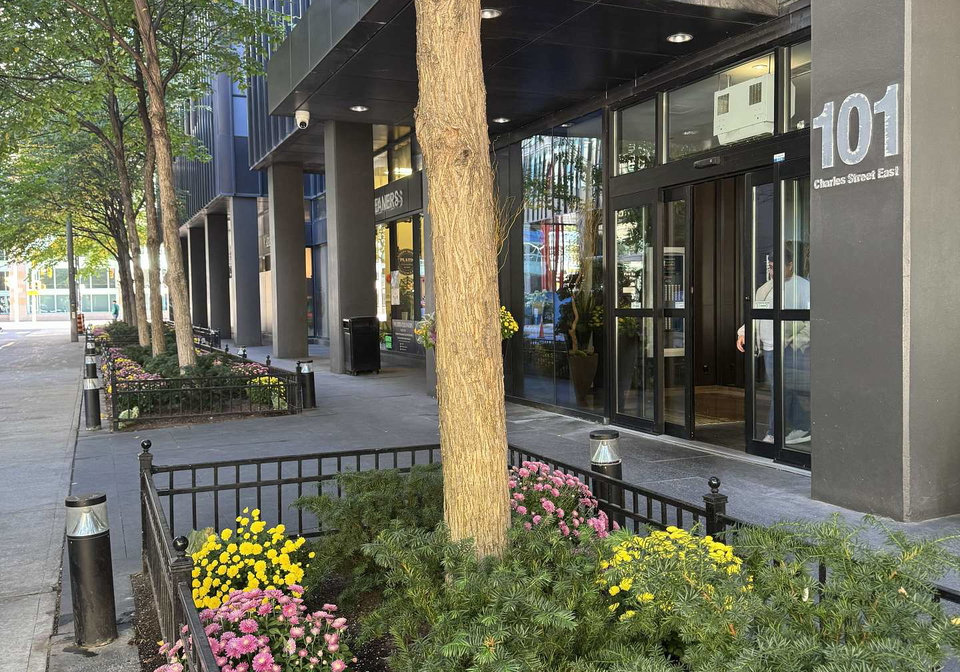 101-charles-street-e-toronto-ontario-c12467024