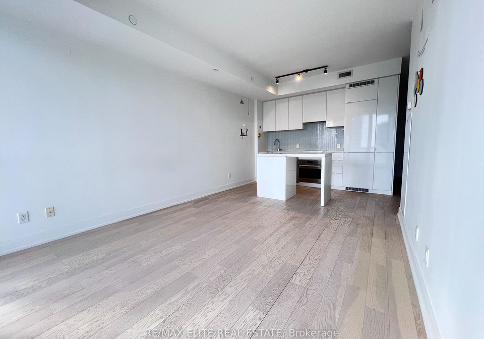7-grenville-street-toronto-ontario-c12467267