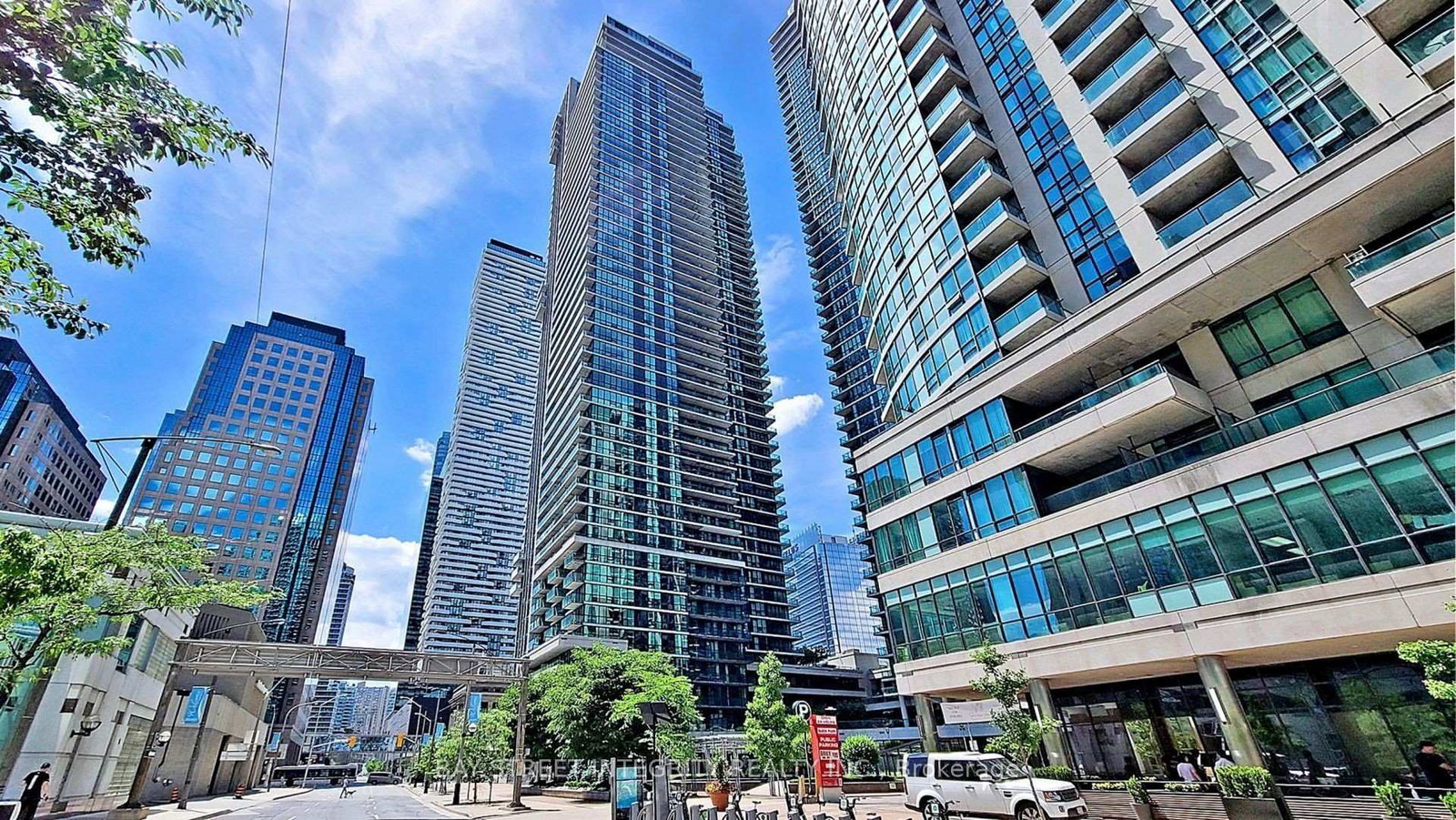 33-bay-street-toronto-ontario-c12467344