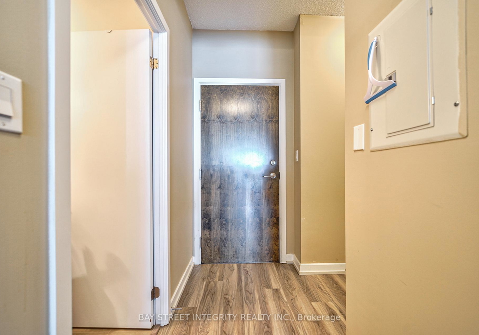 33-bay-street-toronto-ontario-c12467344