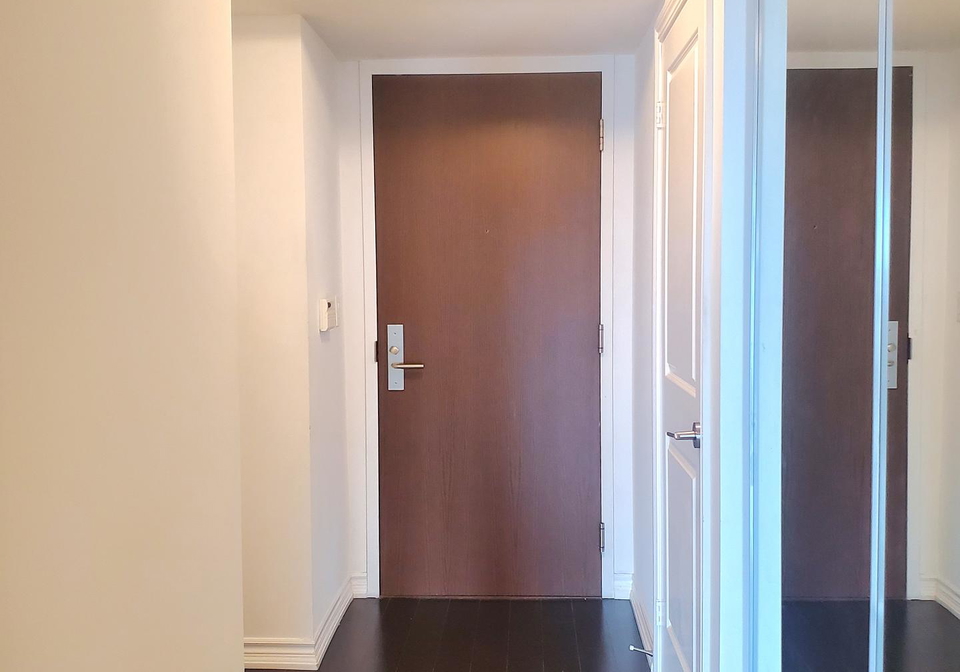 386-yonge-street-toronto-ontario-c12467443