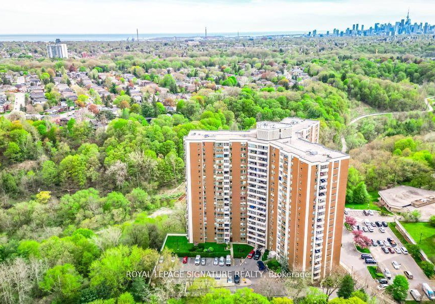 60-pavane-linkway-east-york-ontario-c12467613