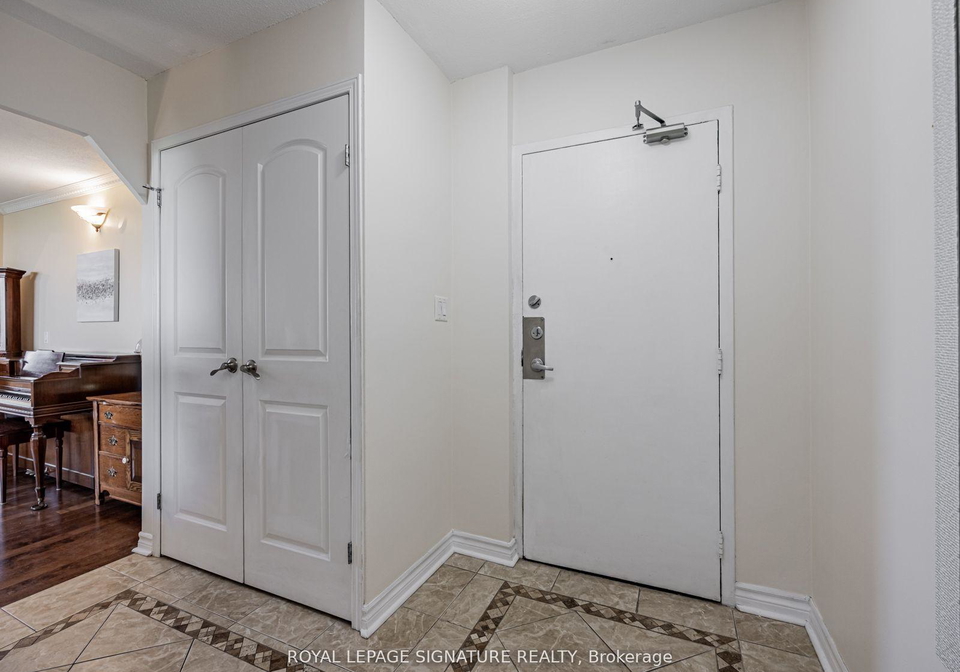 60-pavane-linkway-east-york-ontario-c12467613