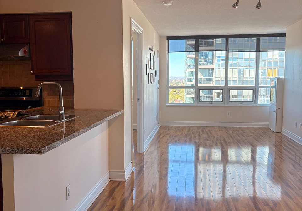 15-greenview-avenue-toronto-ontario-c12467642