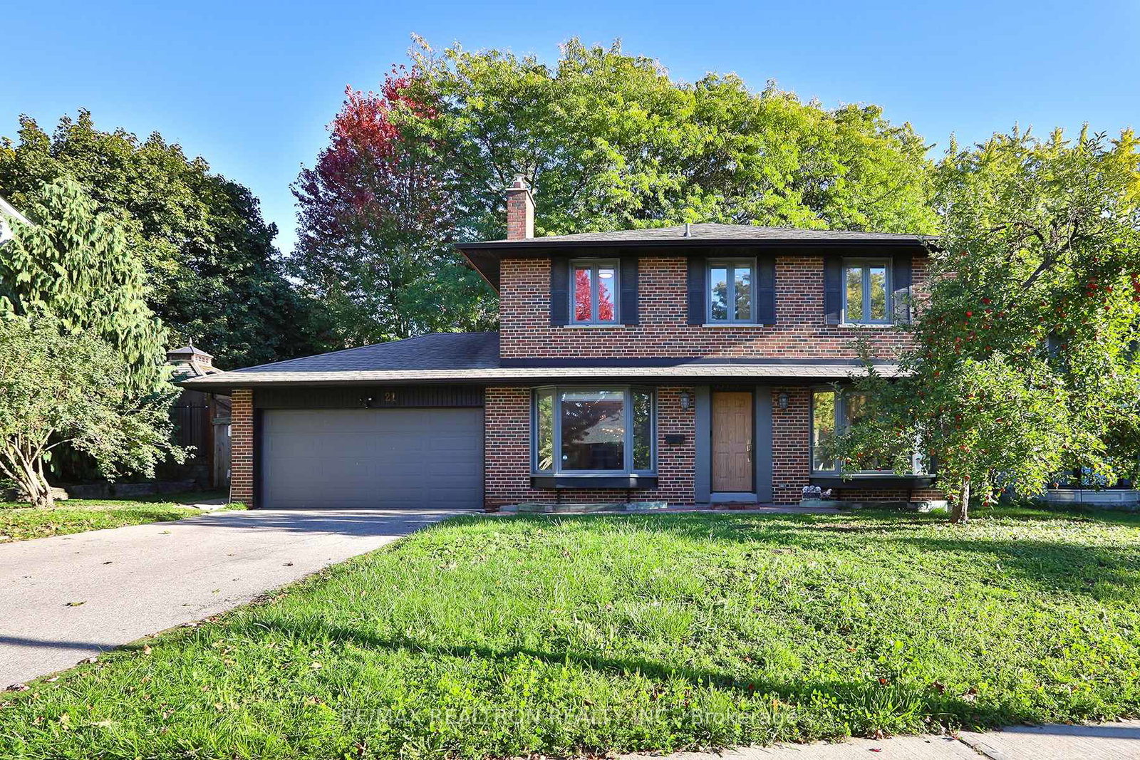 21-meadowglade-crescent-north-york-ontario-c12467749