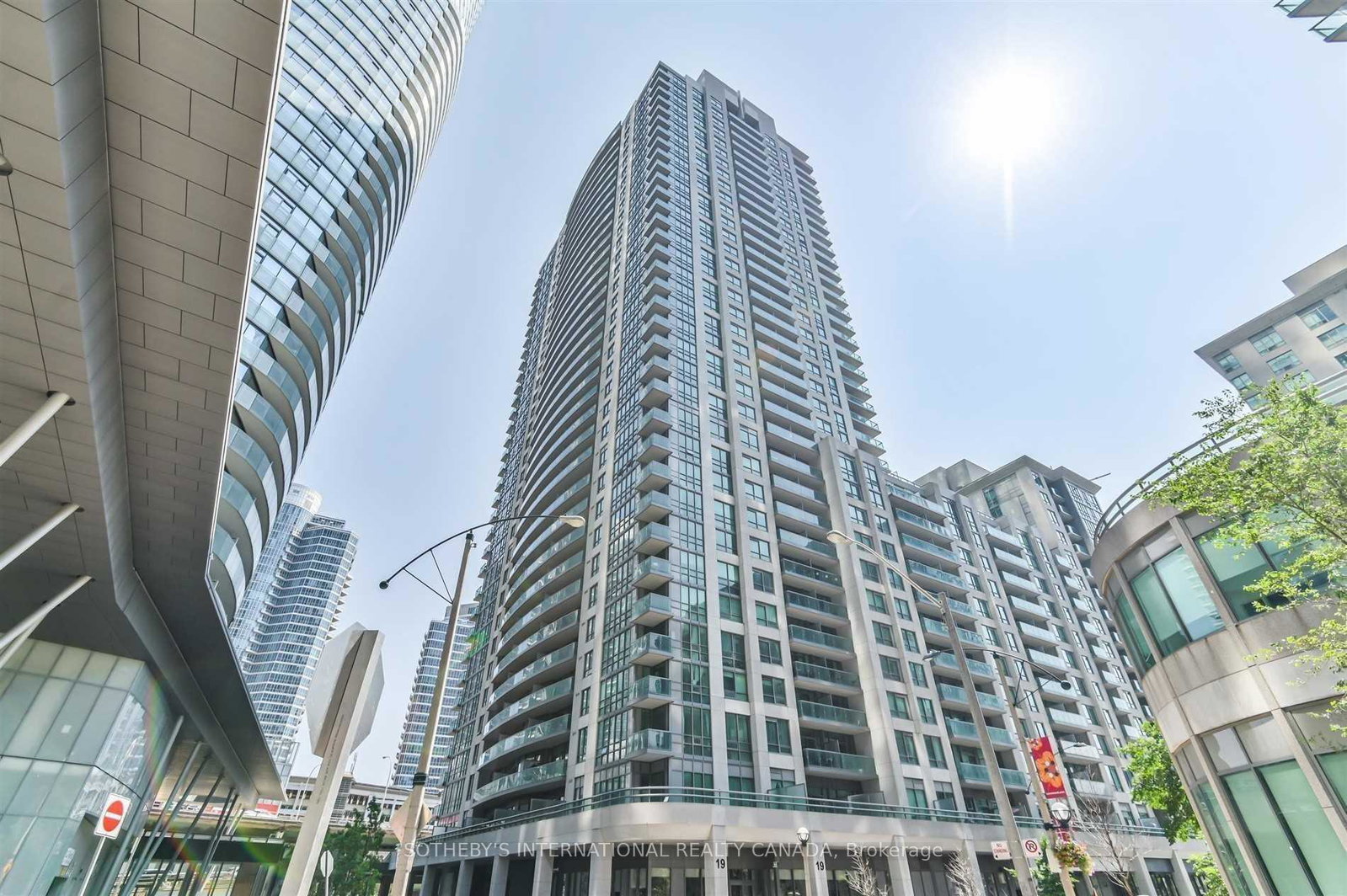 19-grand-trunk-crescent-toronto-ontario-c12467788