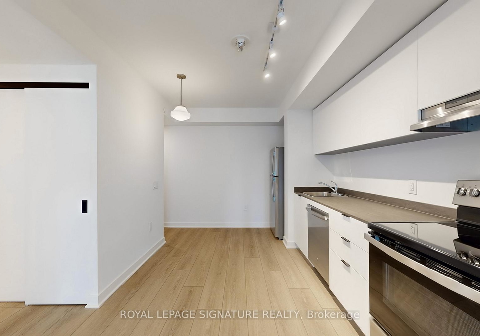 61-charles-street-e-toronto-ontario-c12467877