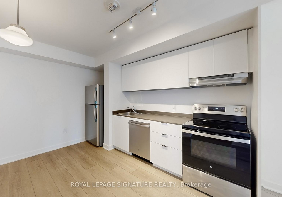 61-charles-street-e-toronto-ontario-c12467877