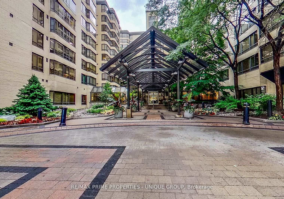 211-st-patrick-street-toronto-ontario-c12467950