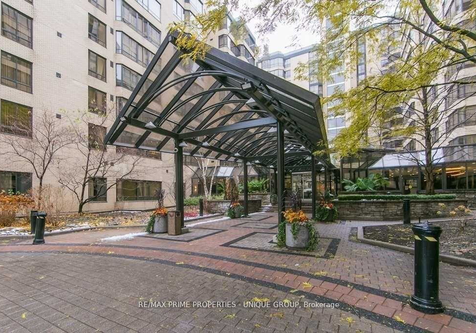 211-st-patrick-street-toronto-ontario-c12467950