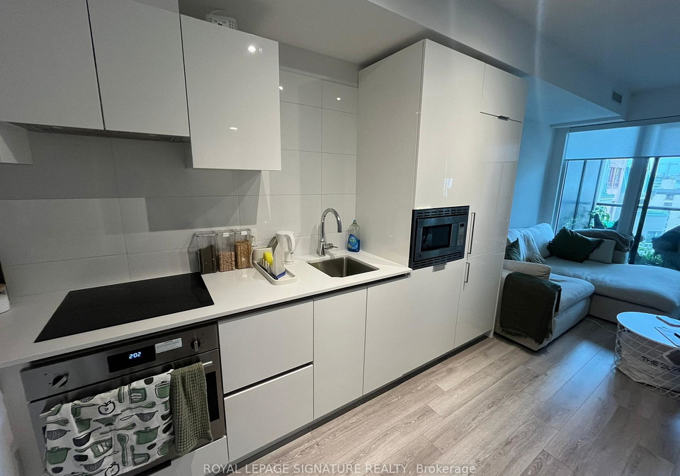 121-st-patrick-street-toronto-ontario-c12468259