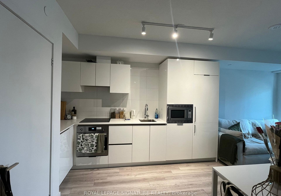 121-st-patrick-street-toronto-ontario-c12468259