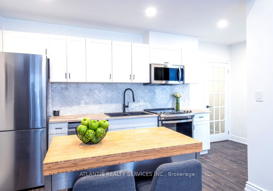 523-lansdowne-avenue-toronto-ontario-c12468282