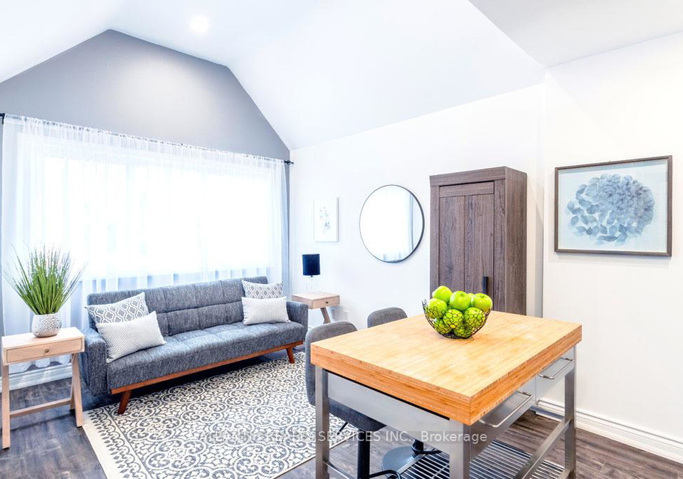 523-lansdowne-avenue-toronto-ontario-c12468282