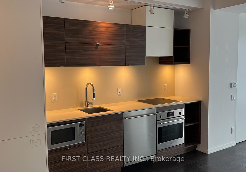 125-peter-street-toronto-ontario-c12468546