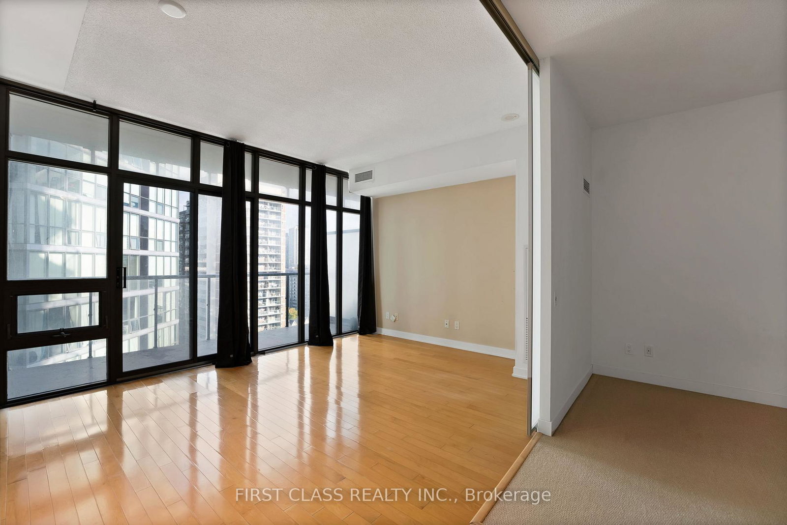 33-charles-street-e-toronto-ontario-c12468834