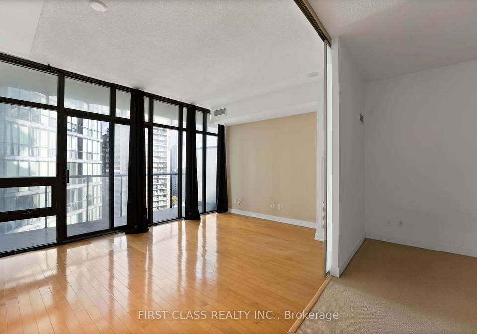 33-charles-street-e-toronto-ontario-c12468834